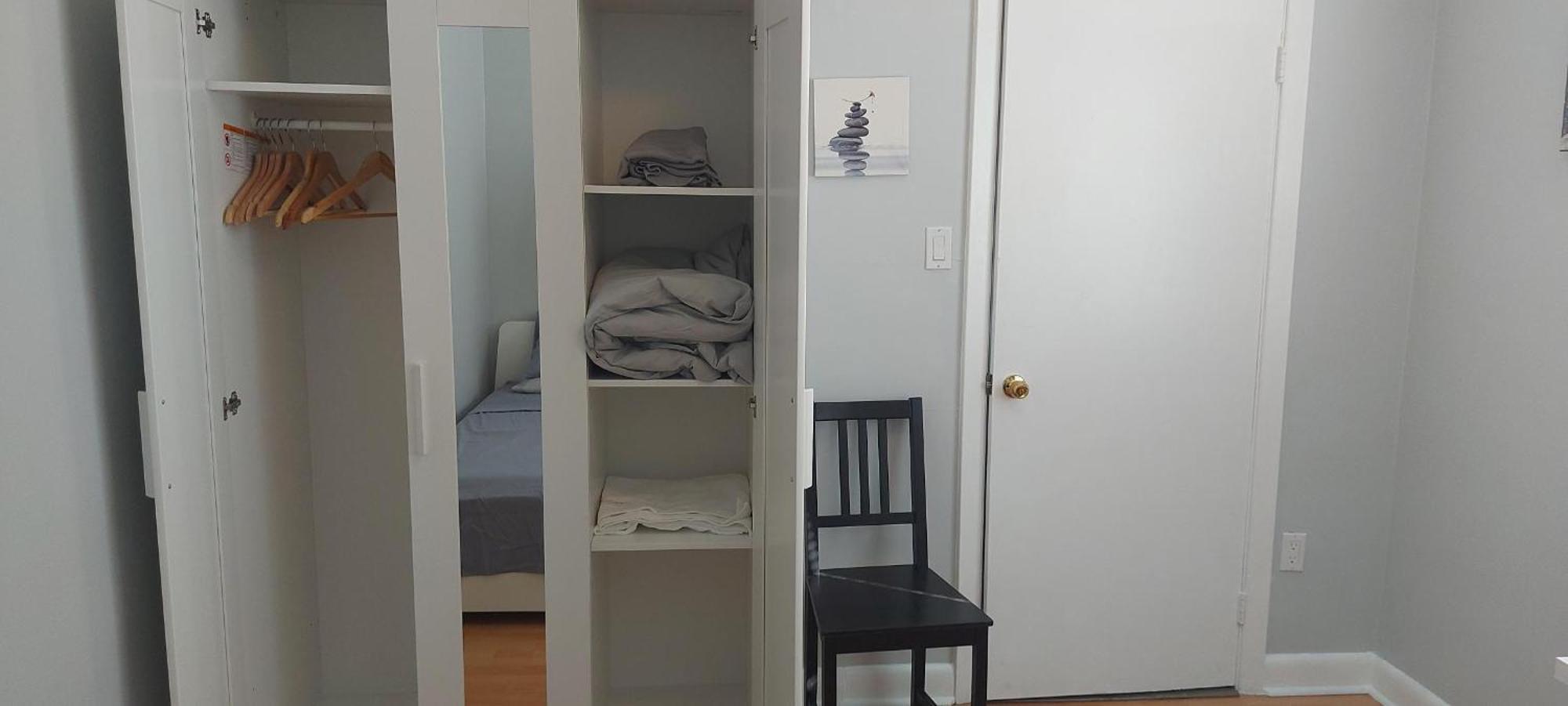High Park Single Room With Personal Washroom And Kitchen Toronto Buitenkant foto